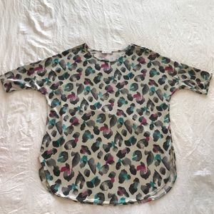 Leopard top size Large.